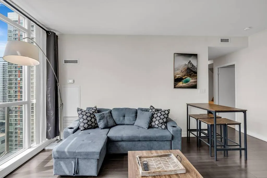 Stylish Suites - Free Parking & Lake View Toronto Apartment