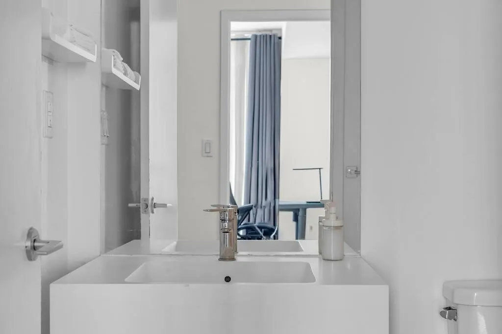 Stylish Suites - Free Parking & Lake View Toronto Lejlighed