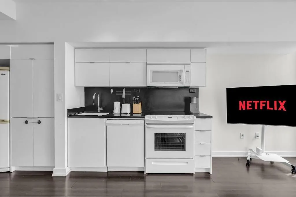 Stylish Suites - Free Parking & Lake View Toronto