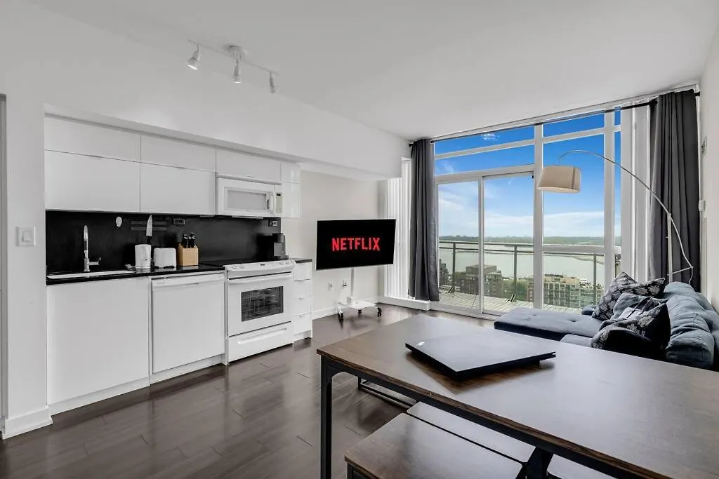 Stylish Suites - Free Parking & Lake View Toronto Lejlighed